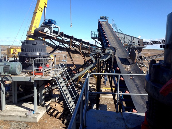 hth官网:中合环境科技获得用于钢渣处理的振筛机专利便利对挑选后的细颗粒钢渣和大颗粒进行分类搜集便利挑选后的收回处理